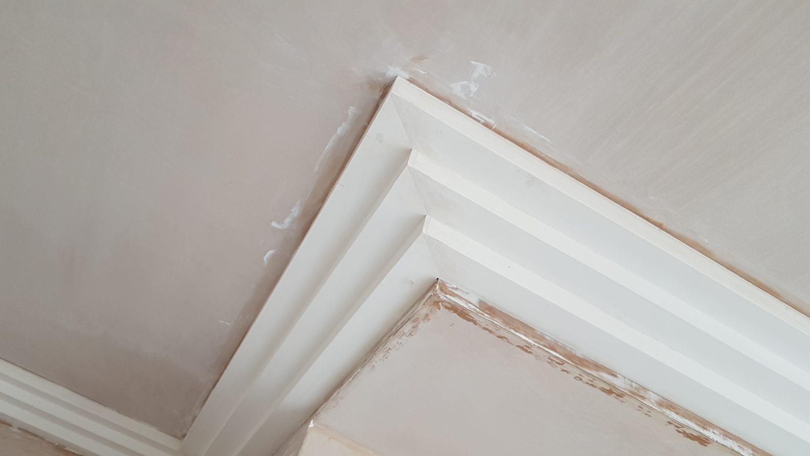 art-deco-plain-plaster-cornice-160x50mm-2