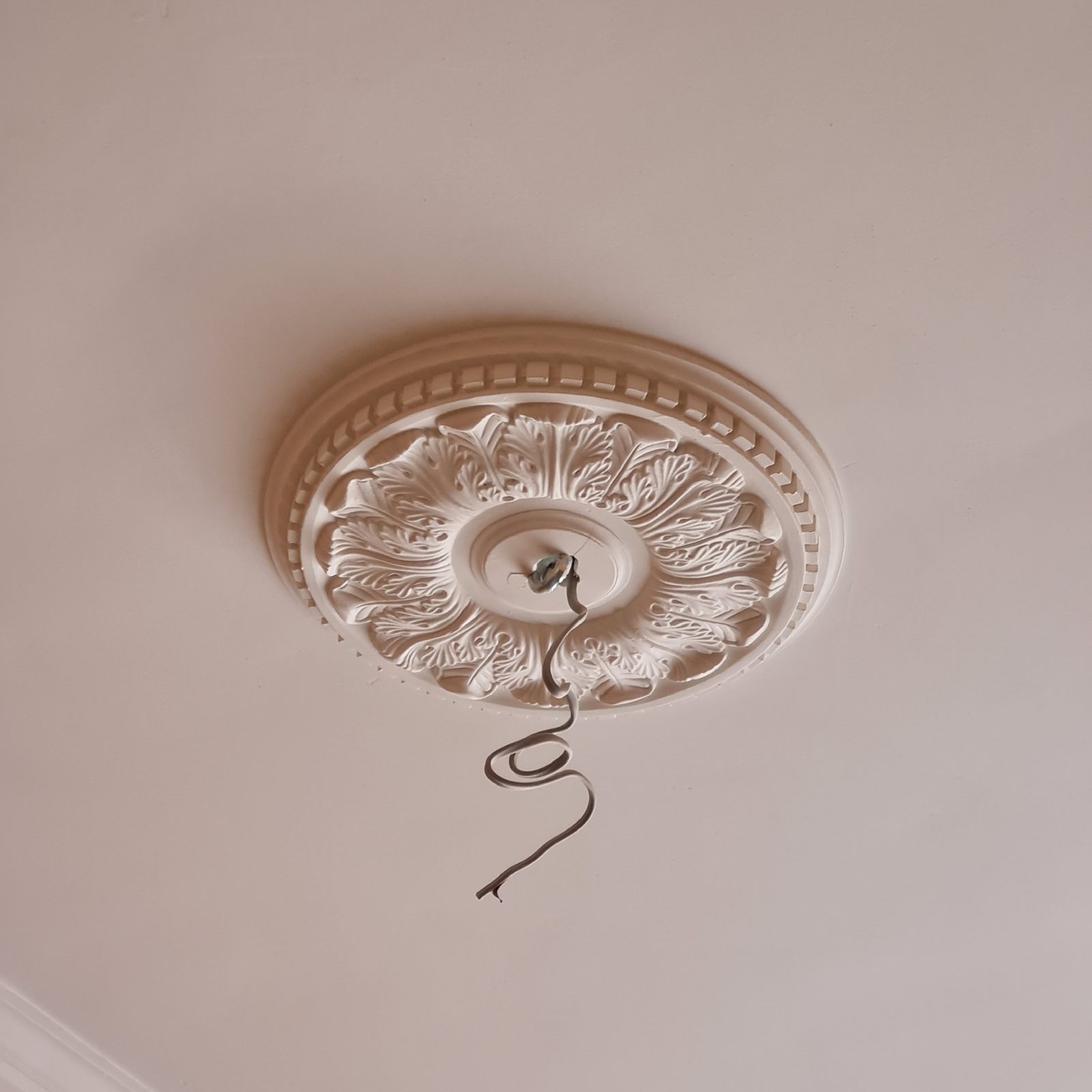 georgian-decorative-plaster-ceiling-rose-460mm-2