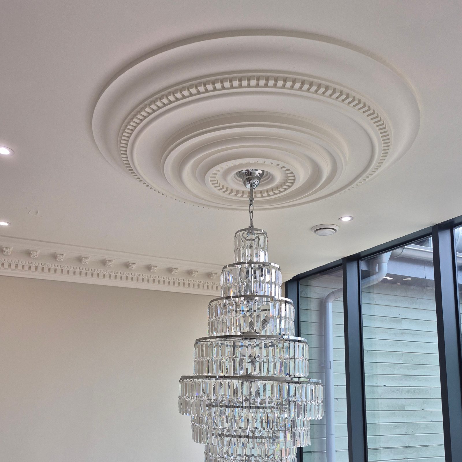 victorian-decorative-plaster-ceiling-rose-1400mm-2