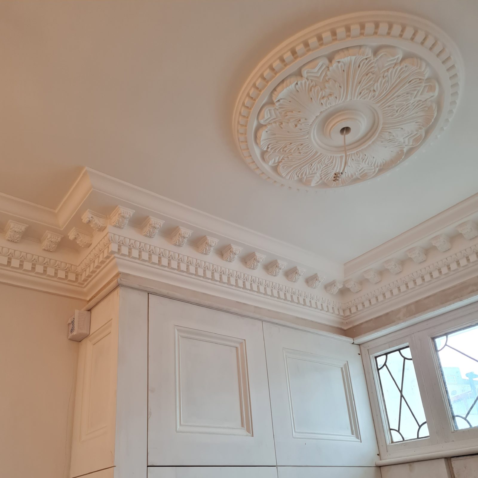 victorian-ornate-plaster-ceiling-rose-770mm-3